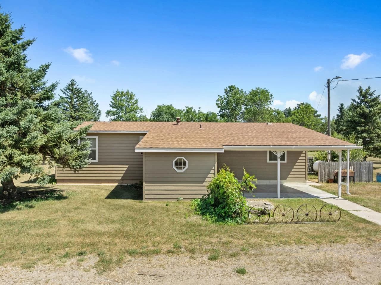 101 Airport Rd W, Towner, ND