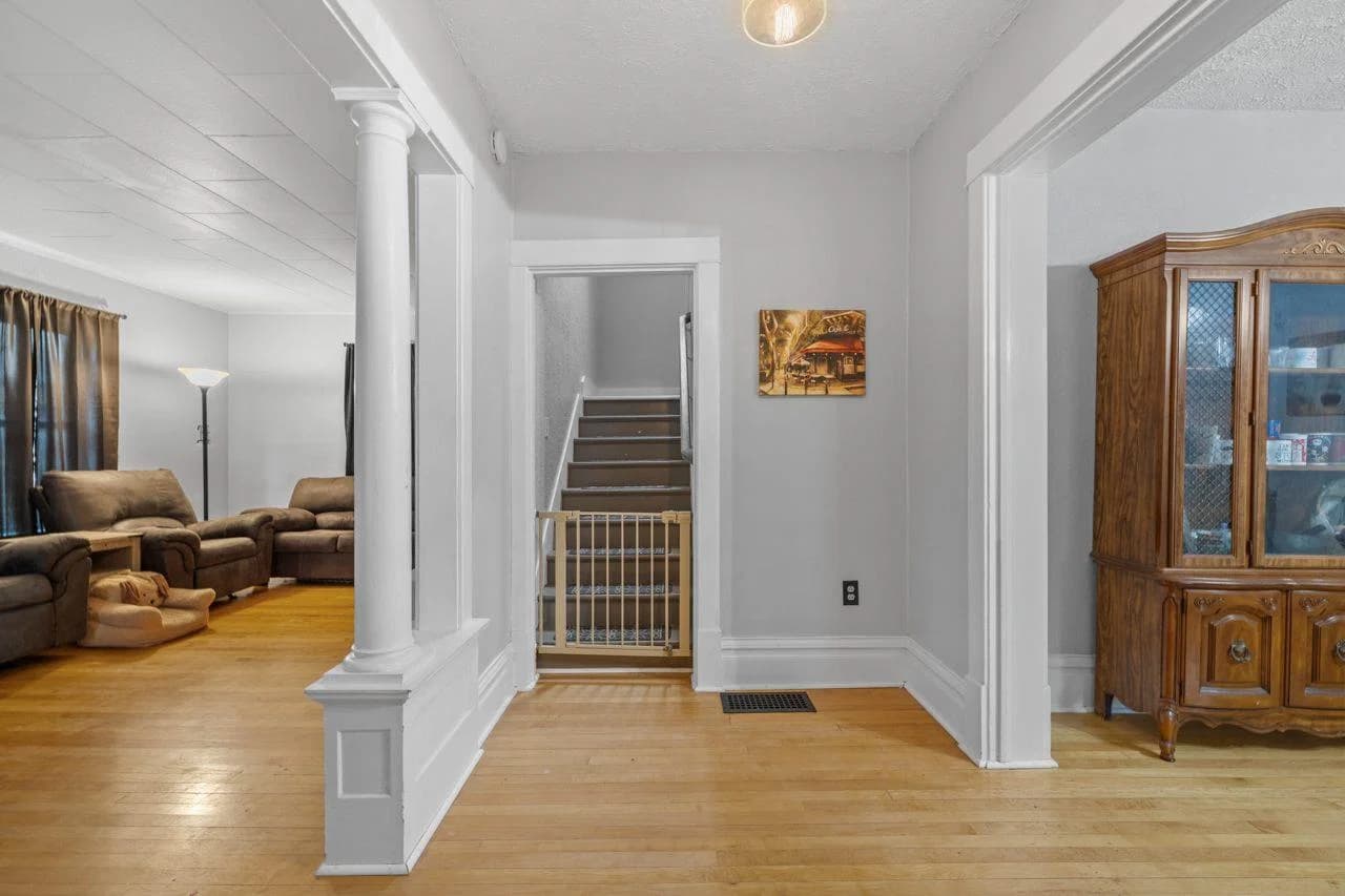 523 2nd St SE — photo 3